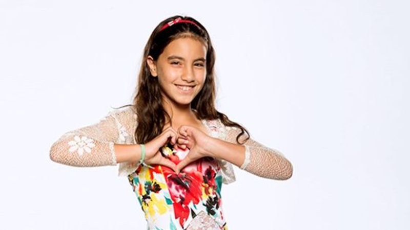 نجمة The voice kids لين الحايك تتلقى التكريم مع عقيلة مجلس الوزراء اللبناني.. بالصور